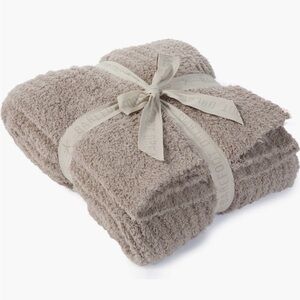 【BRAND NEW】Barefoot Dreams
CozyChic T™ Rib Throw Blanket